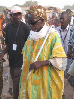 04 Le Chef Coutumier De Tiantiaka Village Hote